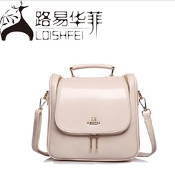 青春物語(yǔ) 路易華菲學(xué)院風(fēng)雙肩包，可愛(ài)與實(shí)用的完美融合